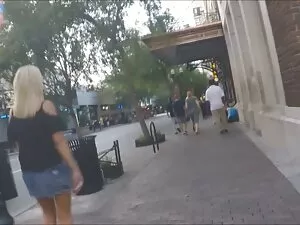 Rubia inglesa caliente se mete los dedos en el sexo anal audio latino coño en un baño público