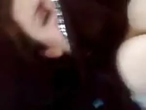 Follando en el barco, mientras los amigos se porno hentay en español latino zambullen
