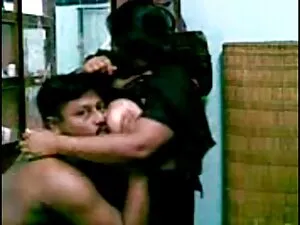 Putas rubias jugando con sexo xxx español latino el anal profundo y follando con los pies